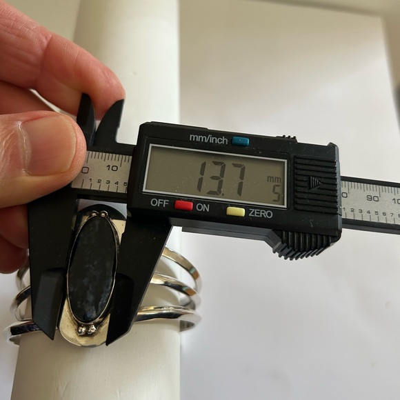 Sterling silver bangle - Picture 3 of 9